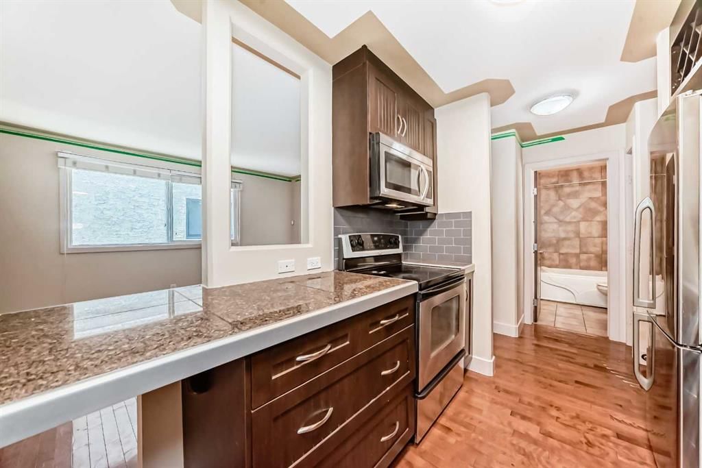 205, 2417 17 Street SW, Calgary — photo 4 of 23