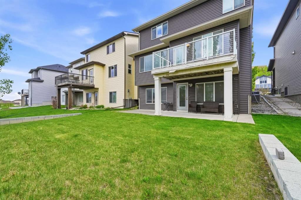 172 Sherwood Mews NW, Calgary — photo 3 of 50