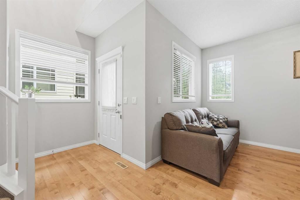 172 Sherwood Mews NW, Calgary — photo 4 of 50