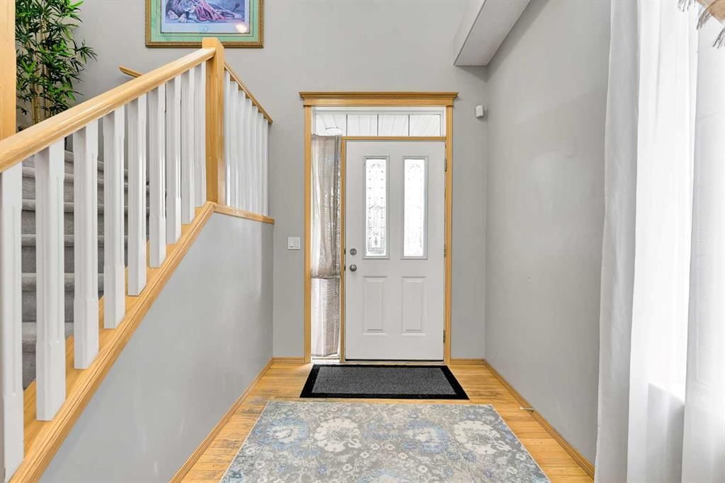 1448 Shannon Avenue SW, Calgary — photo 2 of 48