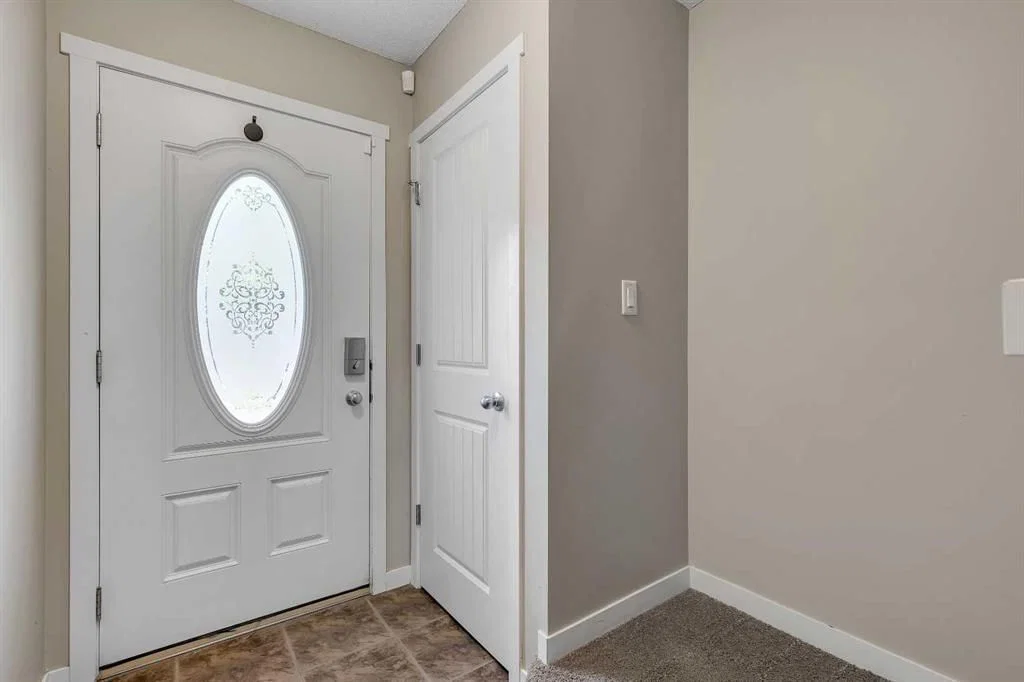401 Copperpond Landing SE, Calgary — photo 3 of 39