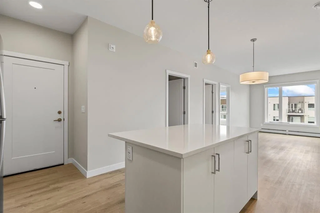 410, 660 Shawnee Square SW, Calgary — photo 4 of 43
