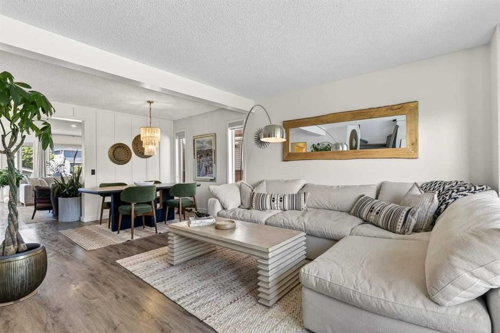123 Mt Lorette Close SE, Calgary — photo 3 of 42