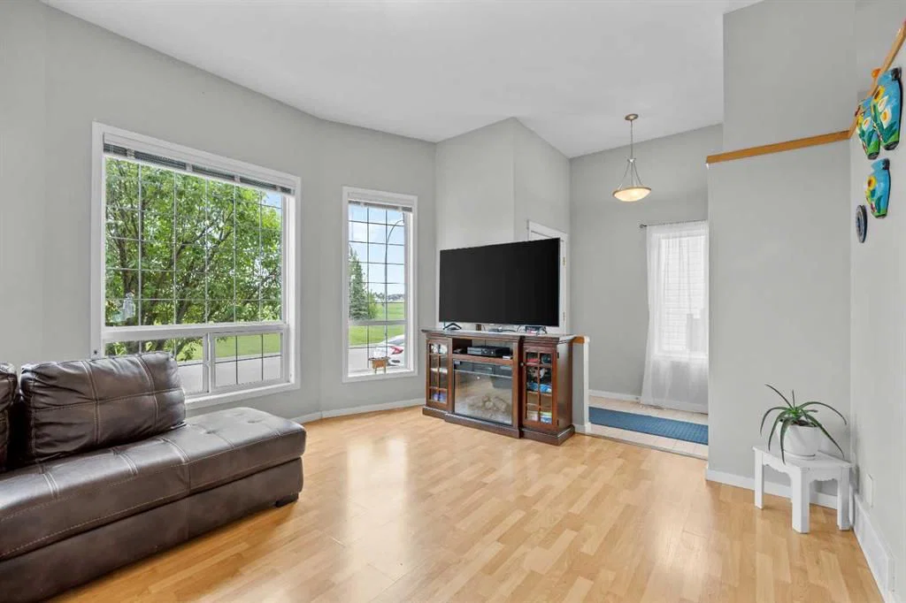 67 Saddlemead Green NE, Calgary — photo 5 of 49