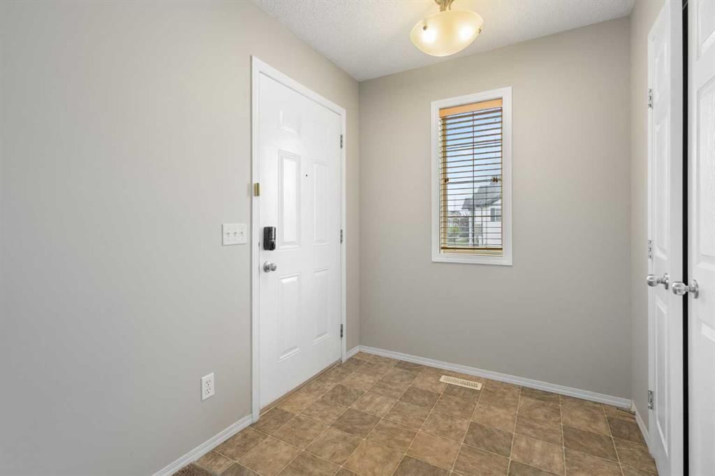 5 Taralake Terrace NE, Calgary — photo 4 of 42
