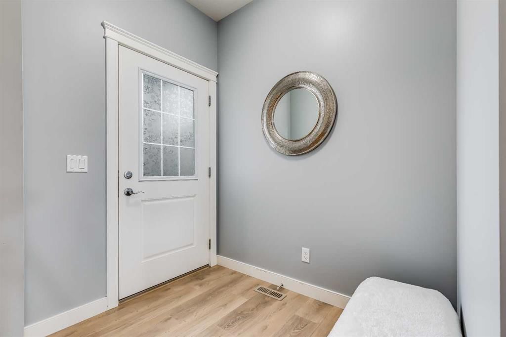 100 Nolancrest Circle NW, Calgary — photo 3 of 50