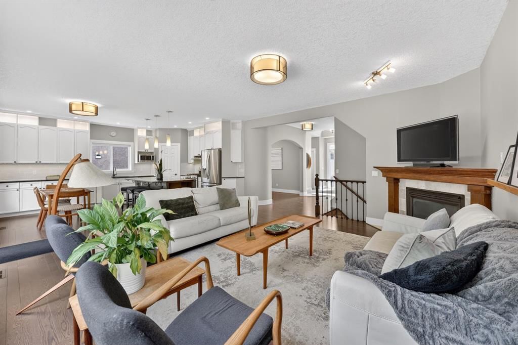 46 Simcrest Manor SW, Calgary — photo 5 of 50