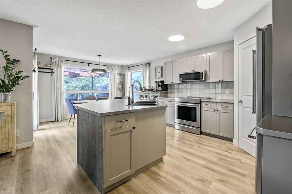87 ELGIN Drive SE, Calgary — photo 2 of 50
