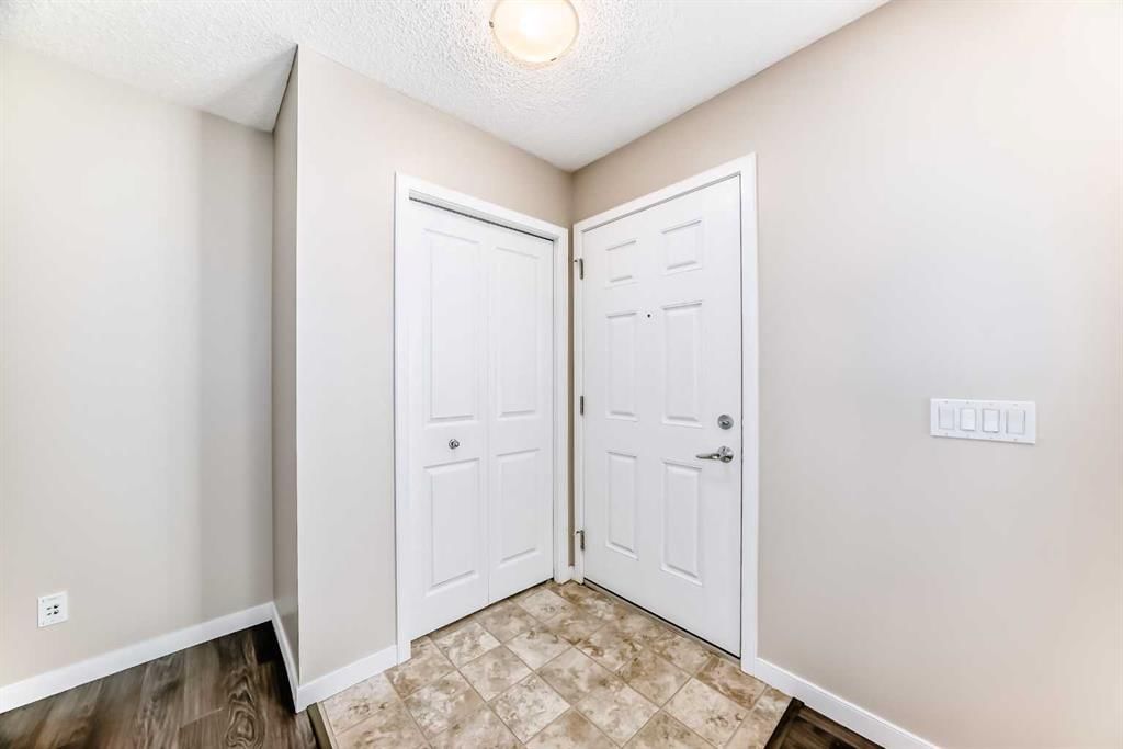 174 Auburn Bay Boulevard SE, Calgary — photo 3 of 47