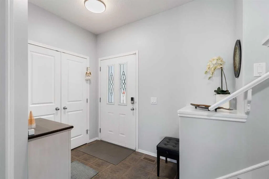 76 Rockywood Park NW, Calgary — photo 4 of 50