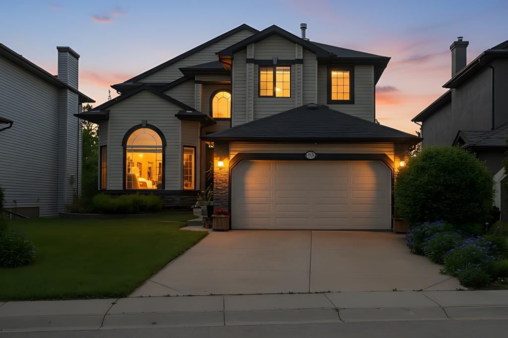 158 Valley Glen Heights NW, Calgary — photo 3 of 50