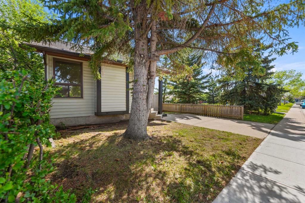 199 Templevale Road NE, Calgary — photo 3 of 33