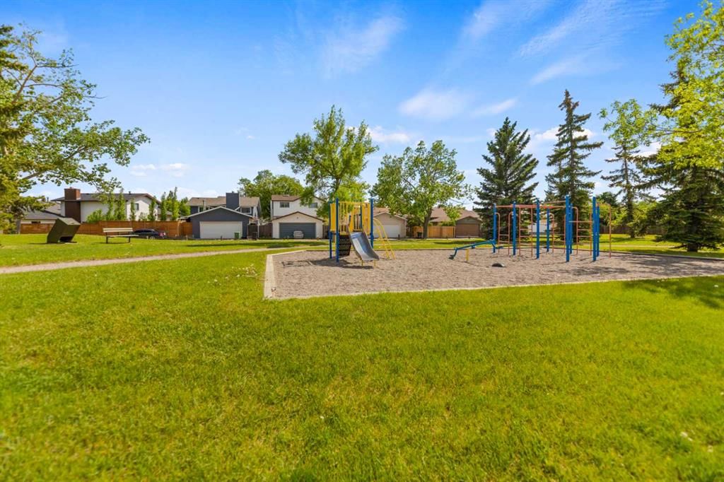 199 Templevale Road NE, Calgary — photo 4 of 33