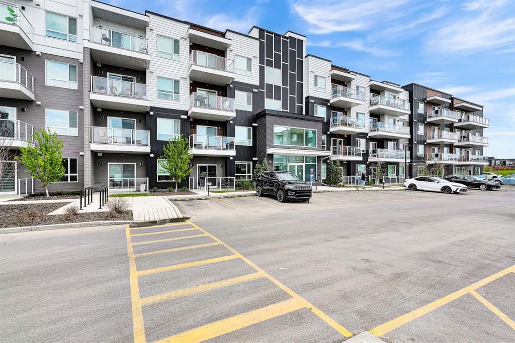 4415, 550 Belmont Street SW, Calgary — photo 2 of 36