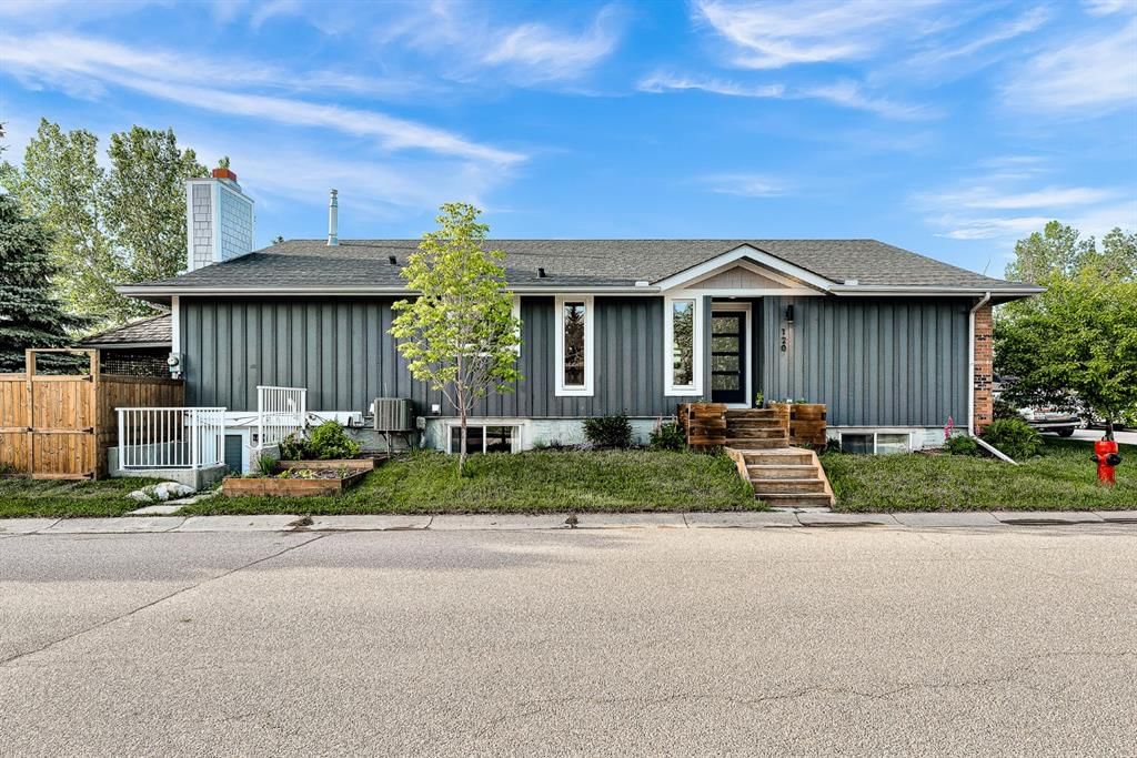 120 Woodbrook Close SW, Calgary — photo 2 of 49