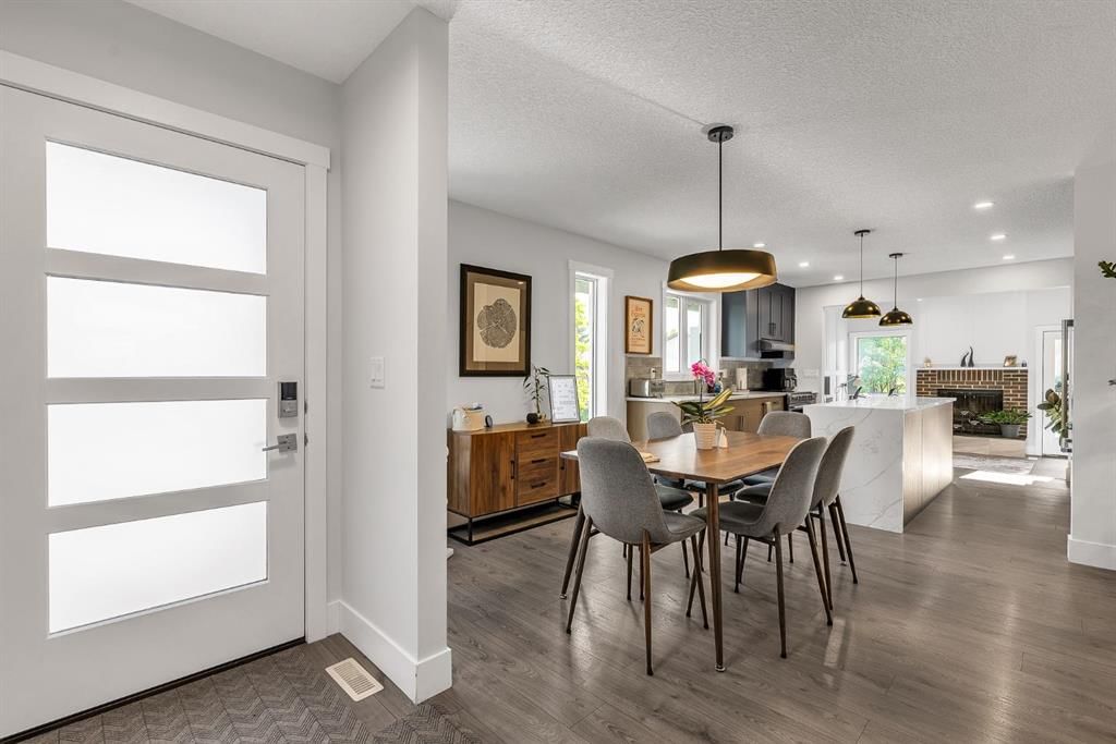 120 Woodbrook Close SW, Calgary — photo 3 of 49