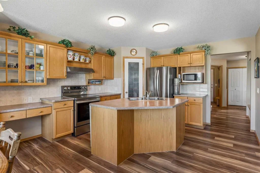 132 Hidden Ranch Crescent NW, Calgary — photo 5 of 42