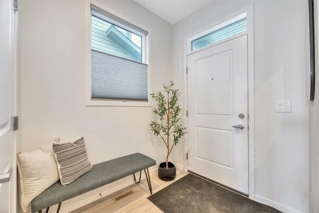 836 Seton Circle SE, Calgary — photo 2 of 43