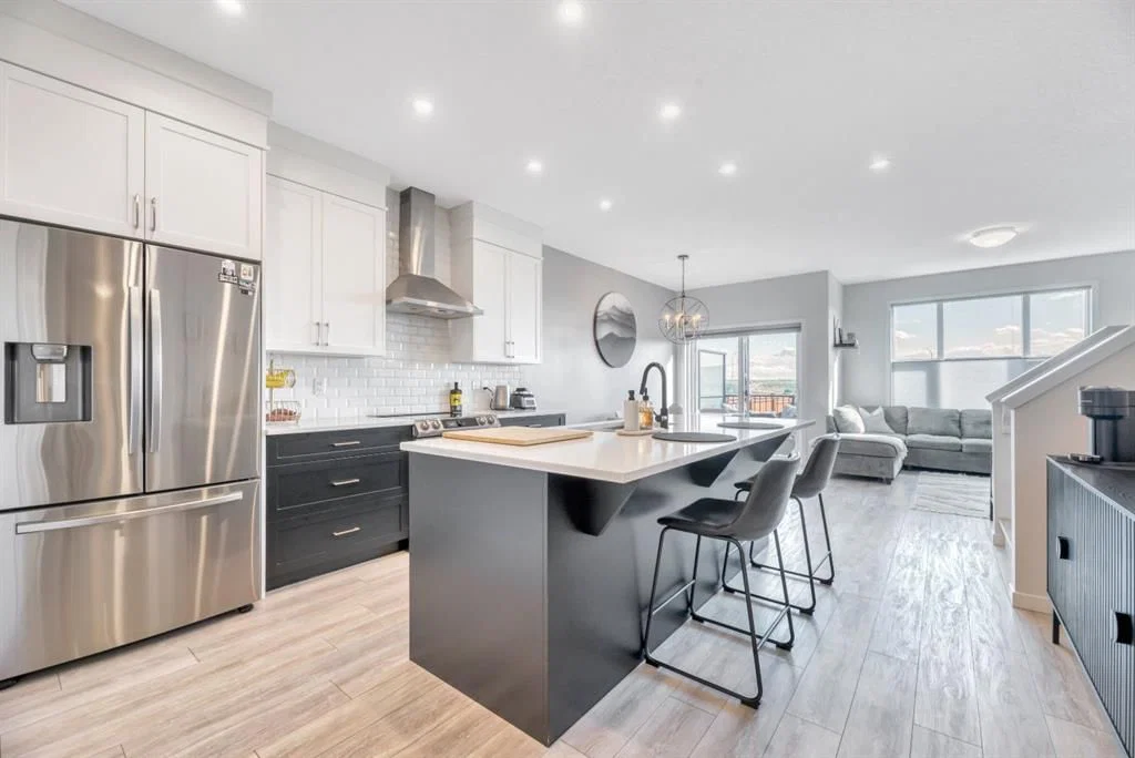 836 Seton Circle SE, Calgary — photo 3 of 43