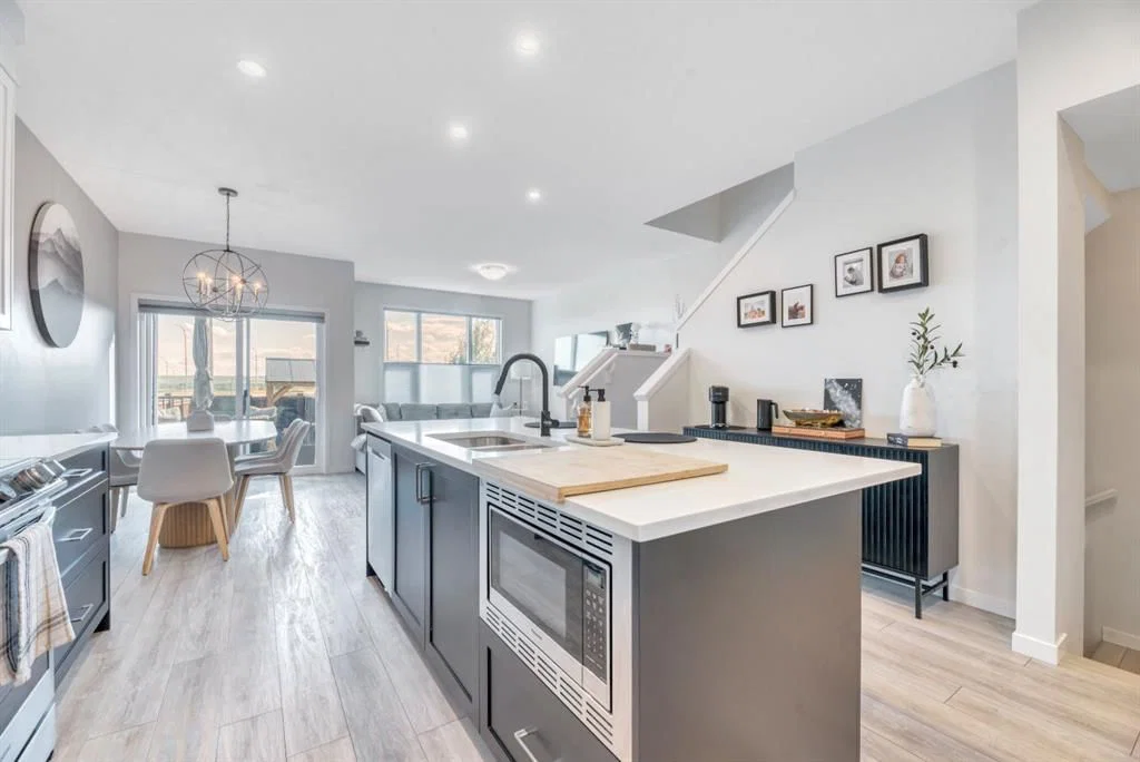 836 Seton Circle SE, Calgary — photo 5 of 43