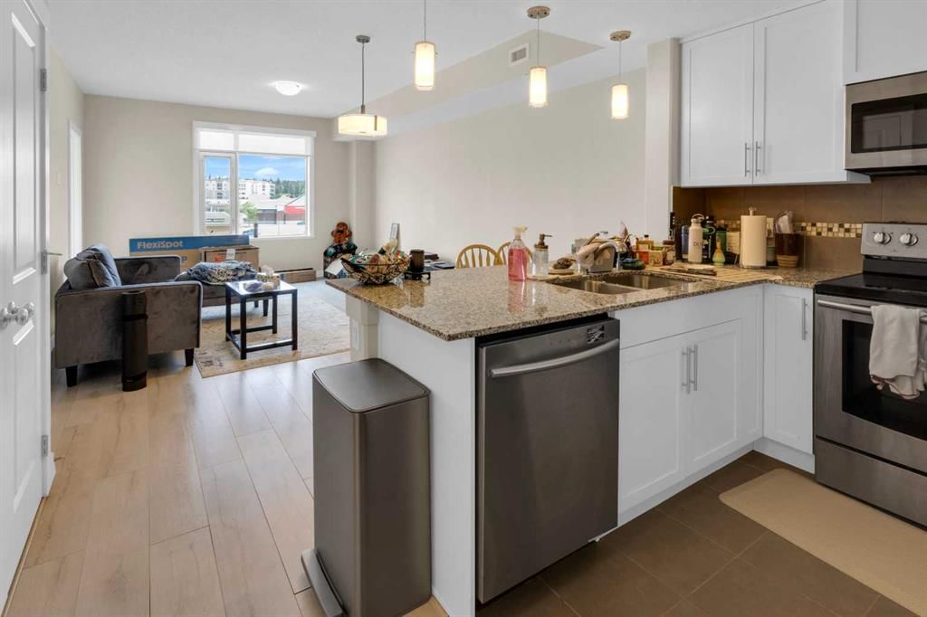 507, 32 Varsity Estates Circle NW, Calgary — photo 3 of 39