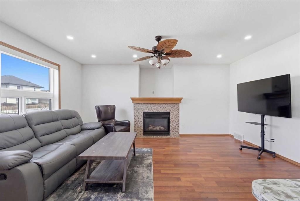 139 Saddlehorn Close NE, Calgary — photo 3 of 41