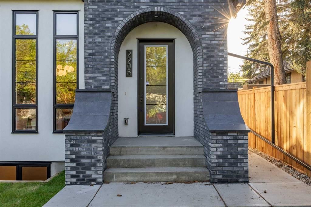 2205 26A Street SW, Calgary — photo 2 of 50