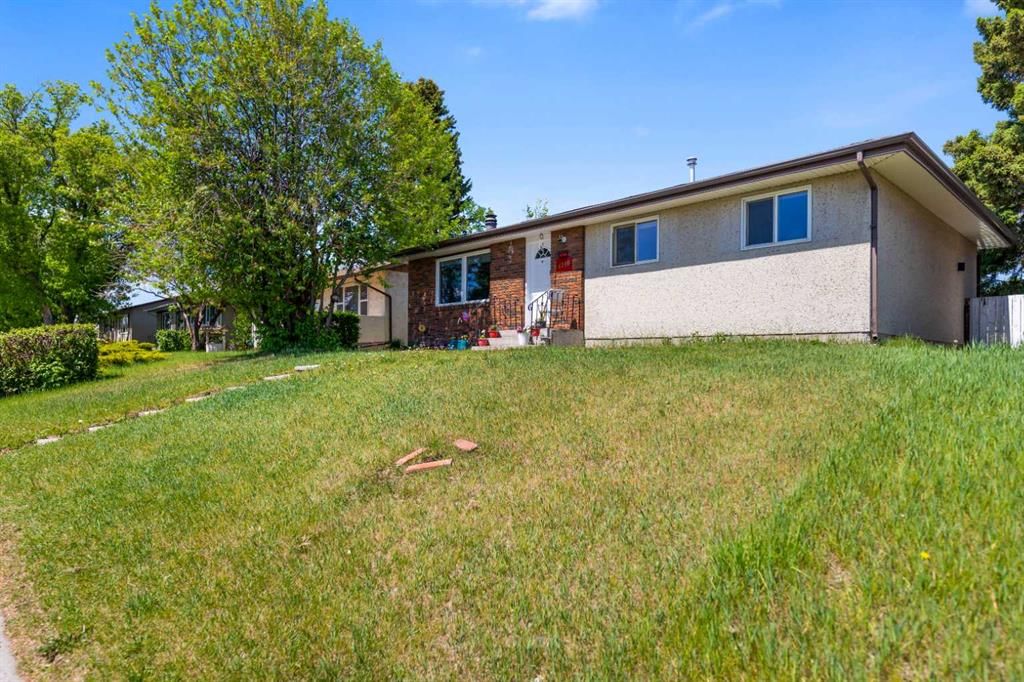 4140 Maryvale Drive NE, Calgary — main listing photo