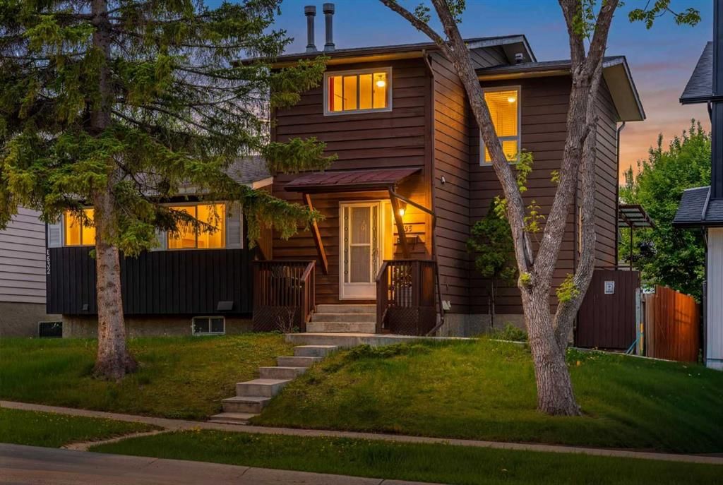 1455 Berkley Drive NW, Calgary — main listing photo
