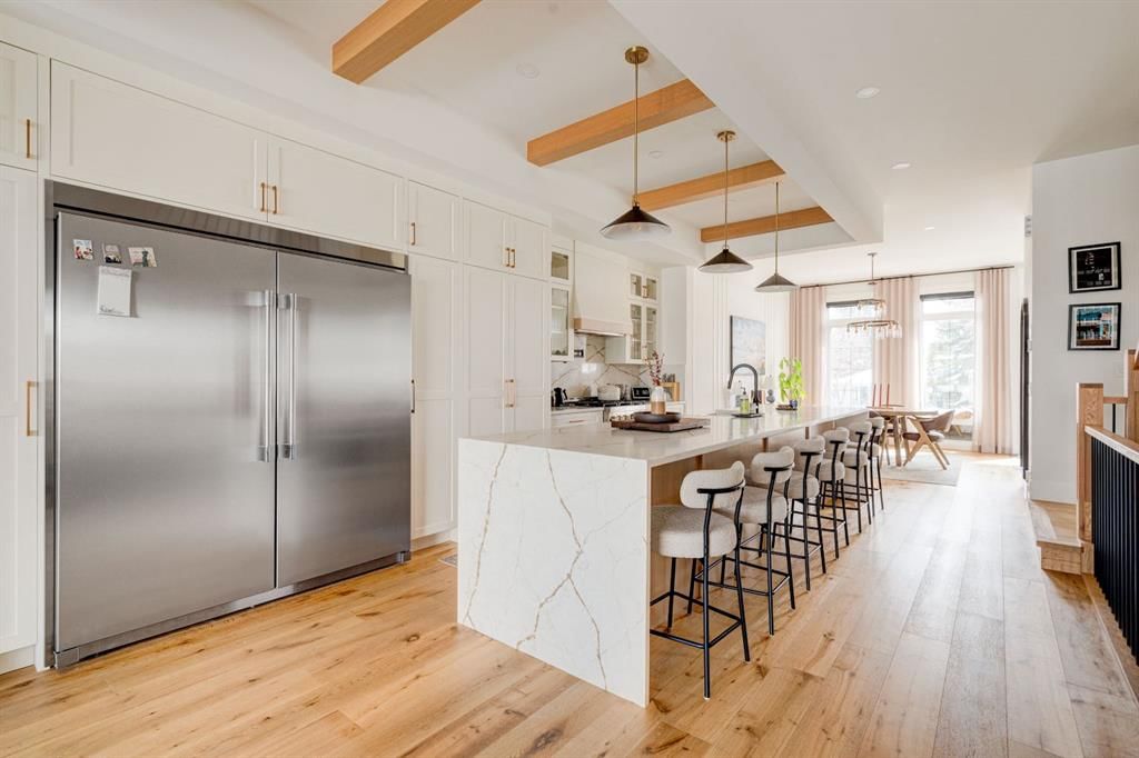 2440 31 Avenue SW, Calgary — photo 5 of 40