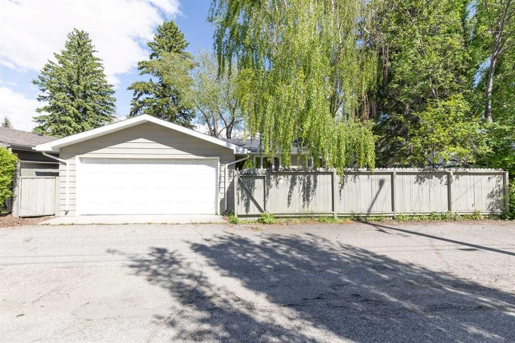 10731 Maplebend Drive SE, Calgary — photo 3 of 48