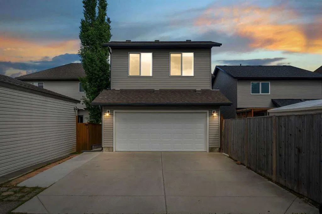 240 Elgin Meadows Way SE, Calgary — photo 2 of 42