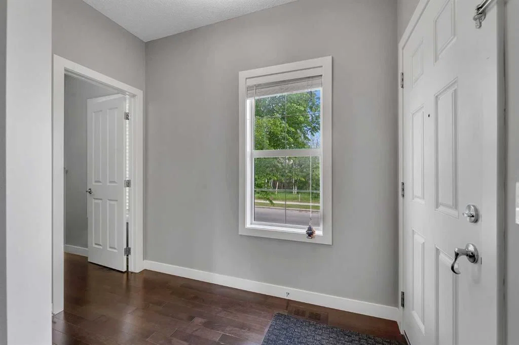 240 Elgin Meadows Way SE, Calgary — photo 5 of 42