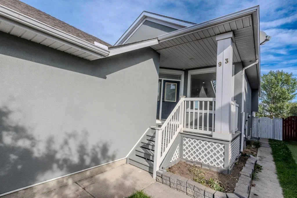93 Coral Reef Crescent NE, Calgary — photo 3 of 48