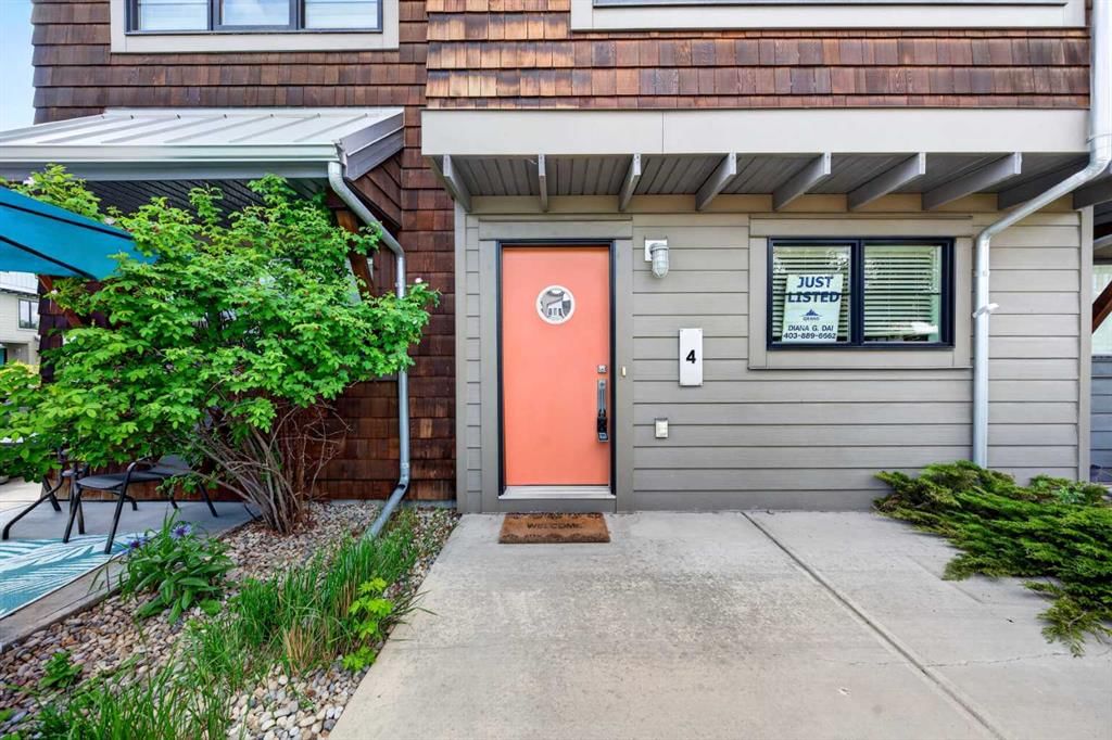 4 Walden Walk SE, Calgary — photo 2 of 39