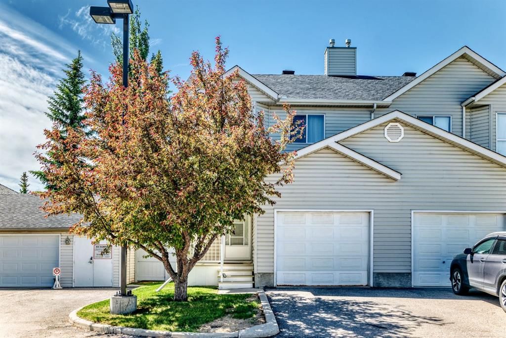325 Mt Douglas Manor SE, Calgary — main listing photo