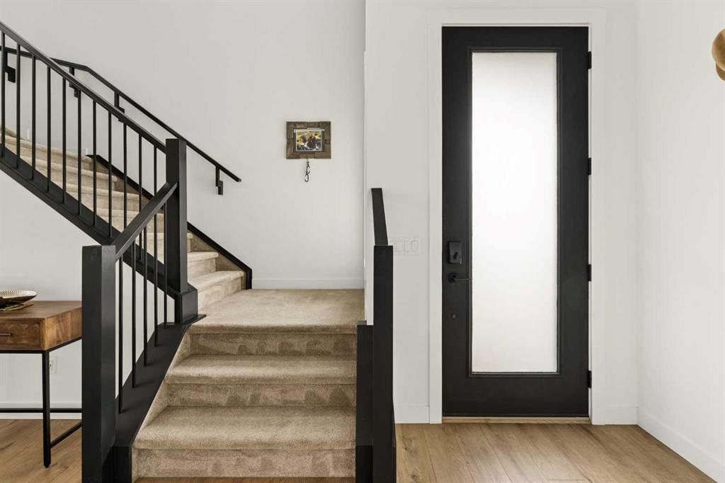 36 Rowley Rise NW, Calgary — photo 4 of 50