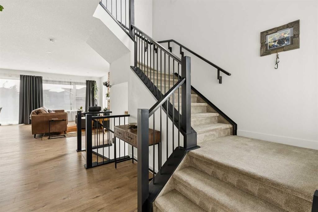 36 Rowley Rise NW, Calgary — photo 5 of 50