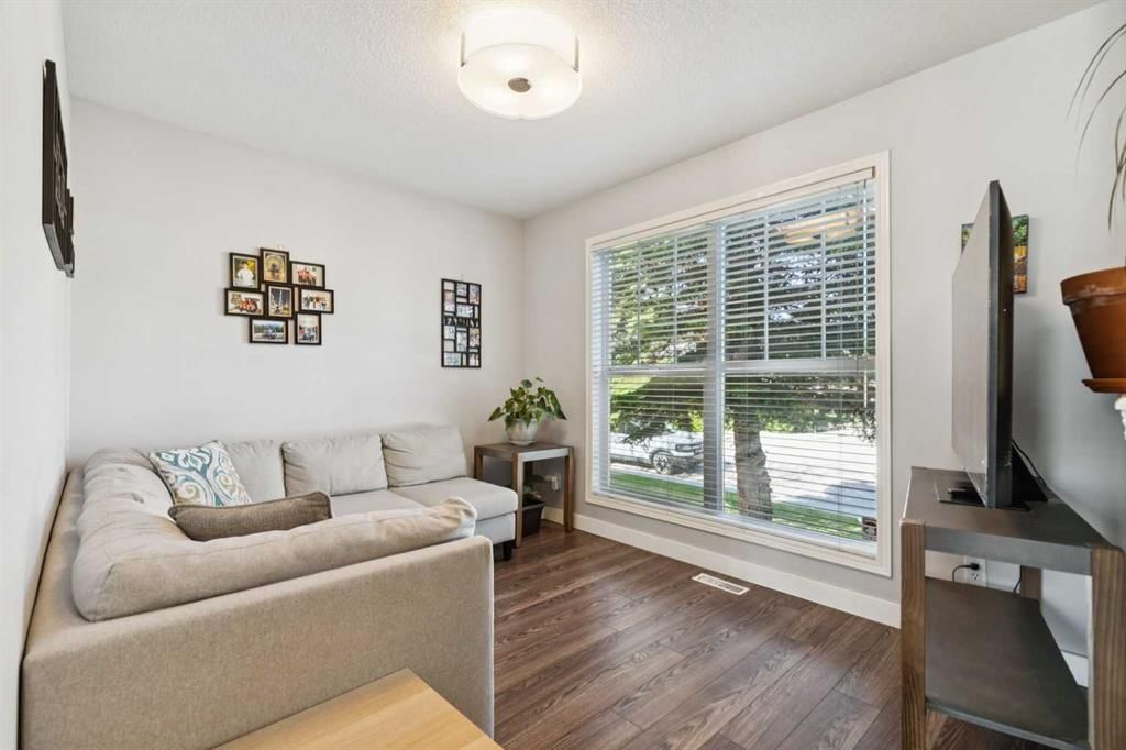 36 West Springs Way SW, Calgary — photo 5 of 27