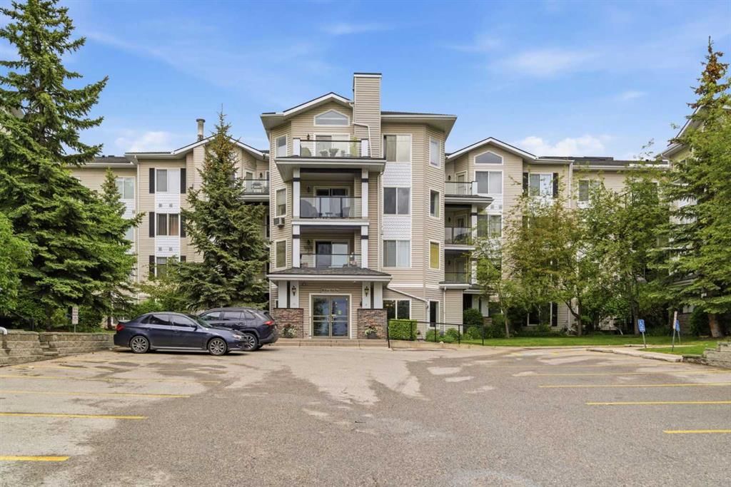 205, 345 Rocky Vista Park NW, Calgary — photo 3 of 40