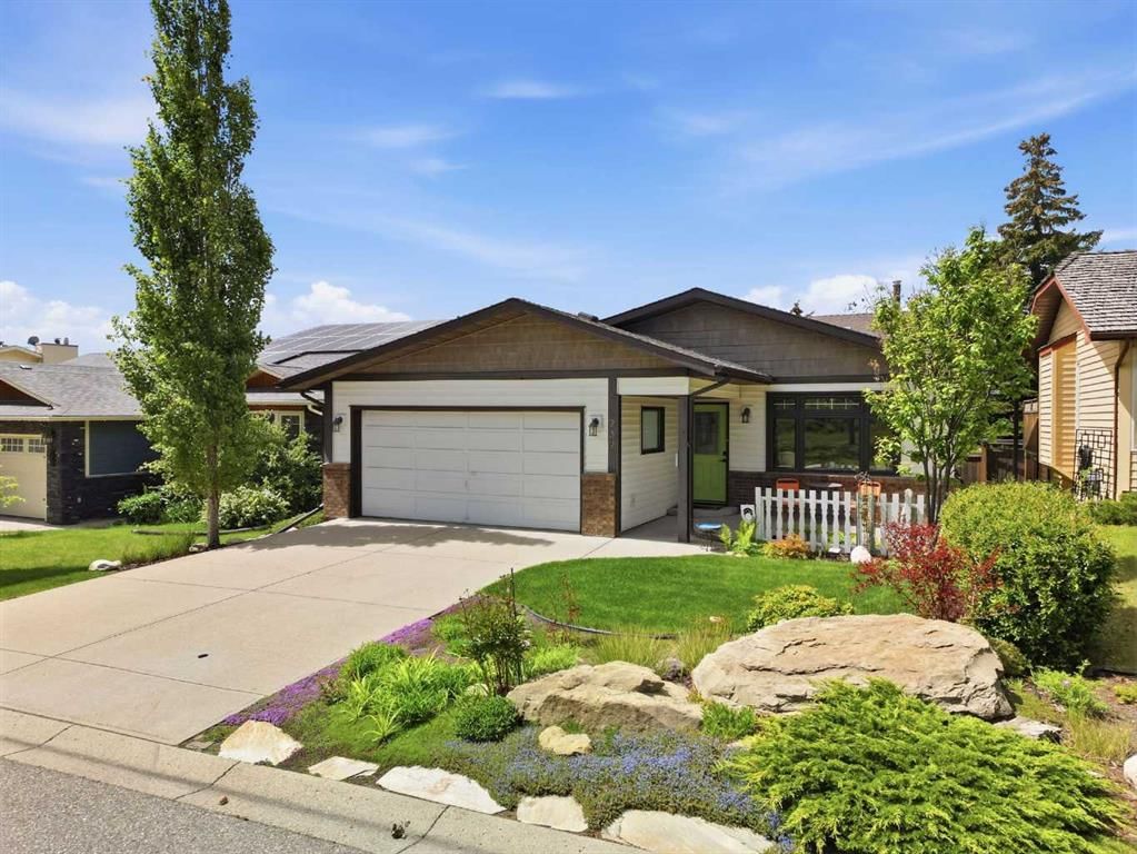 232 Hawkcliff Way NW, Calgary — photo 2 of 48