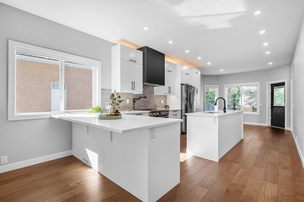 3223 Signal Hill Drive SW, Calgary — photo 3 of 50