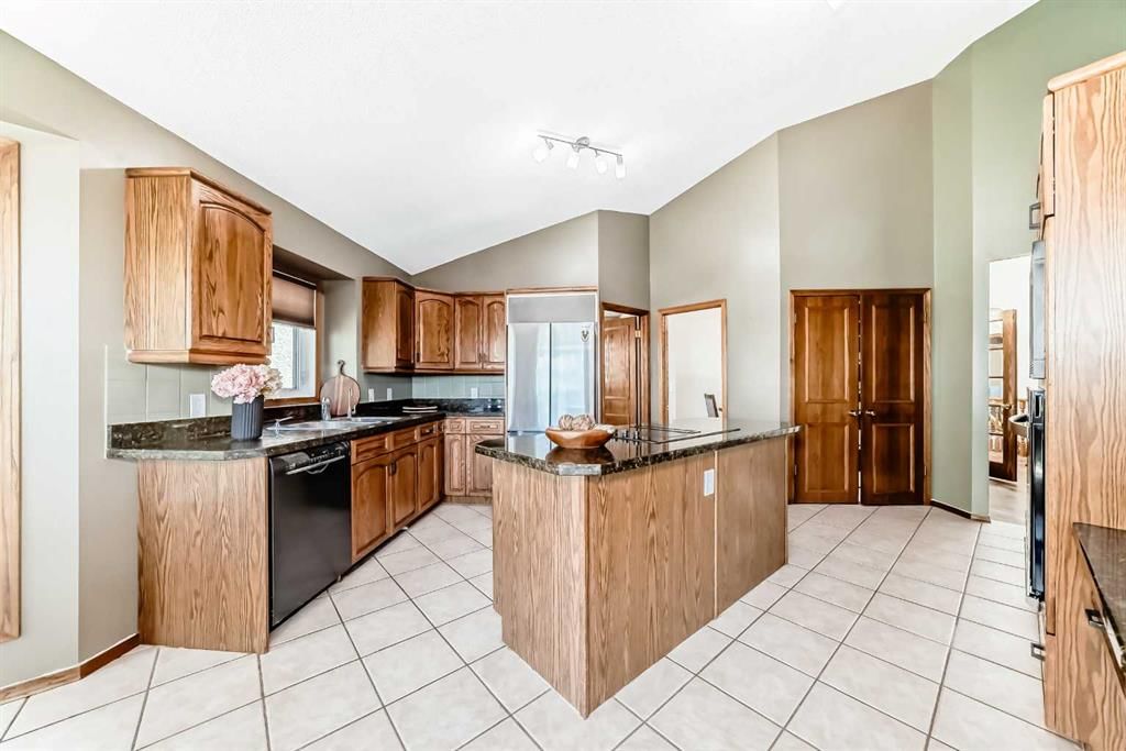227 Hawkside Mews NW, Calgary — photo 5 of 47