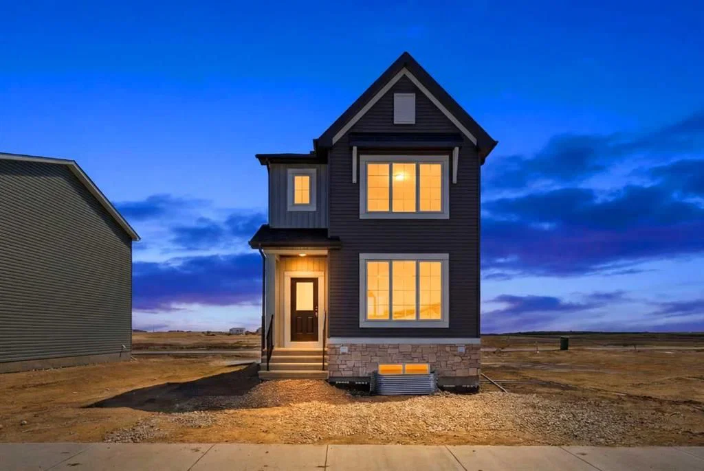 67 Huxland Road, Calgary — photo 2 of 43