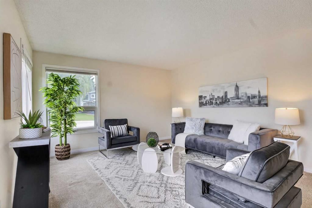 19 Deercrest Way SE, Calgary — photo 4 of 37