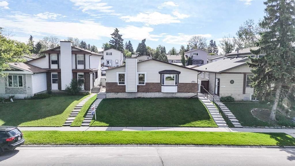 3206 51 Street SW, Calgary — photo 2 of 22