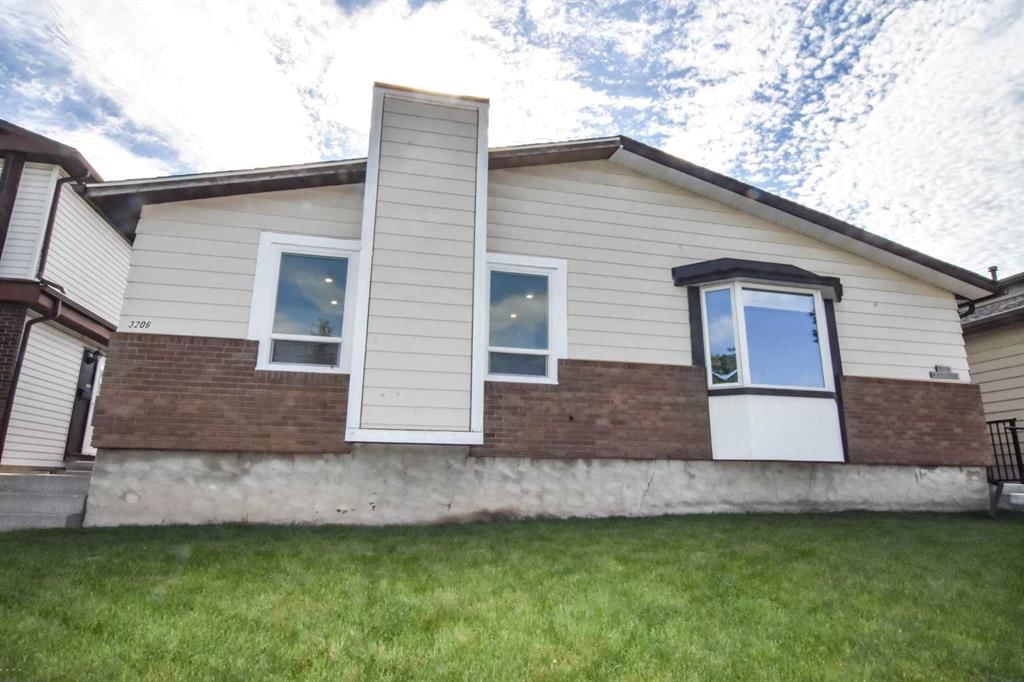 3206 51 Street SW, Calgary — photo 4 of 22