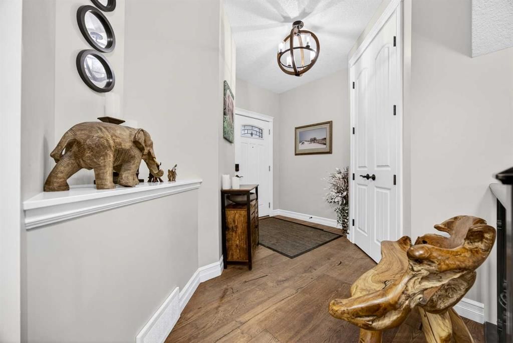 39 Nolanfield Crescent NW, Calgary — photo 4 of 50