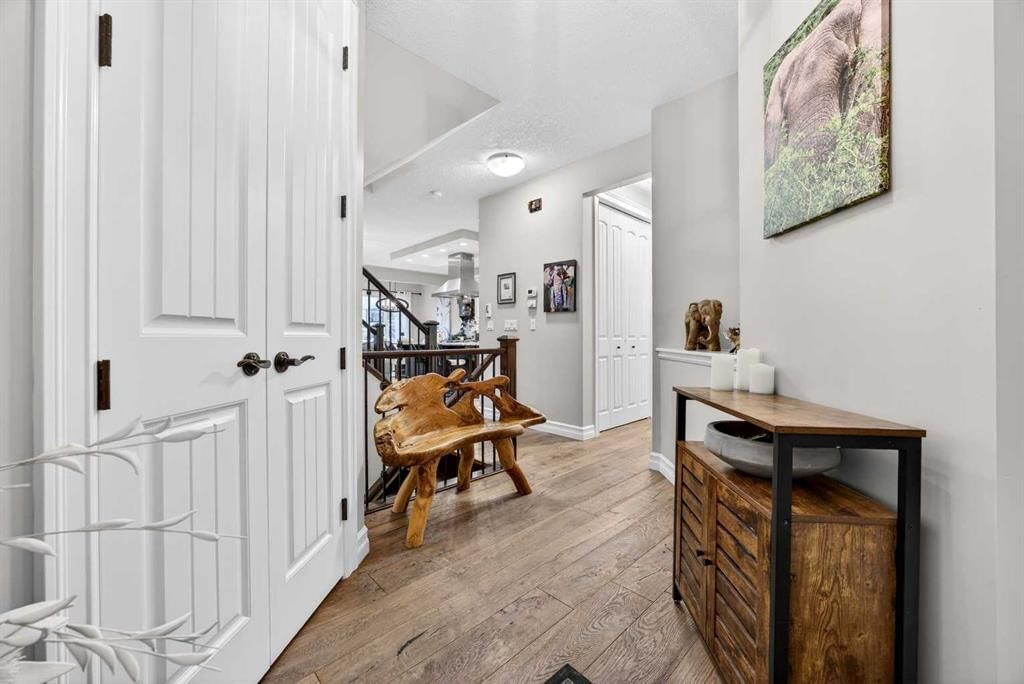 39 Nolanfield Crescent NW, Calgary — photo 5 of 50