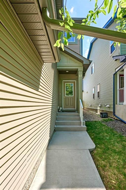 15 Silverado Saddle Court SW, Calgary — photo 4 of 49